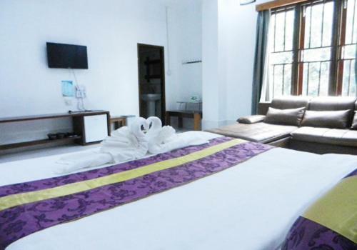 Nuttyphoy Hotel