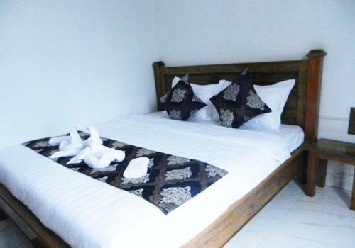Nuttyphoy Hotel