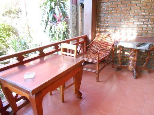 Hostal Zuela Guesthouse