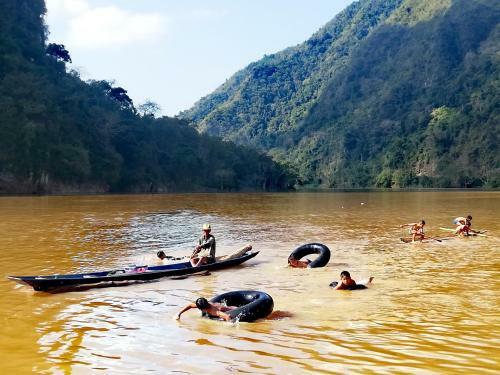 Hotel Ou River House
