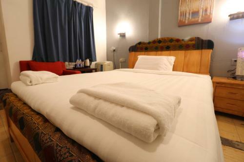 1m Hotel