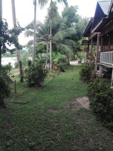 Hostal River Garden Guesthouse