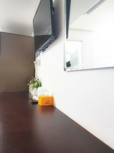 Green Box Capsule Hostel & Hotel