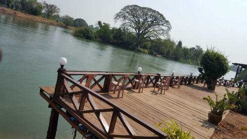 Hotel Paradise Riverview Resort