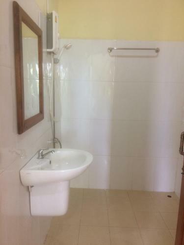 Hostal Nongsak Guesthouse