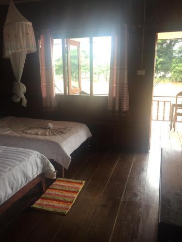 Hostal Riverside Bungalow