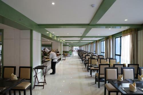 Moding Jing Land Hotel