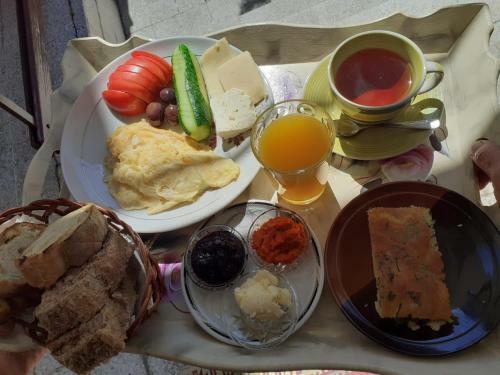 Hostel Bushati
