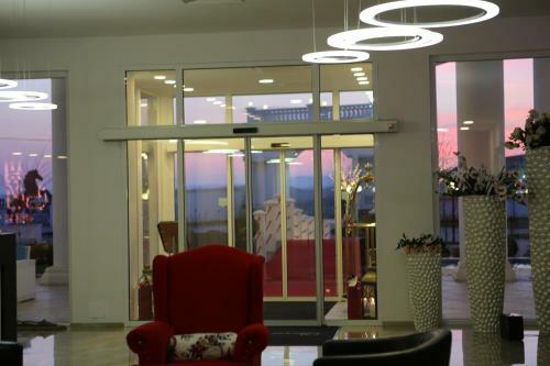Hotel Queen Vali Palace