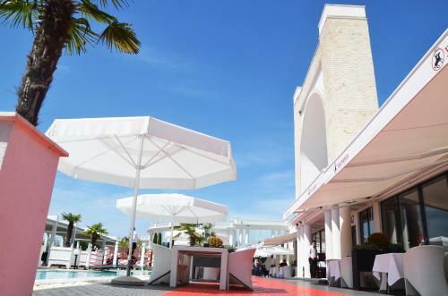 Hotel Queen Vali Palace