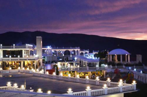 Hotel Queen Vali Palace