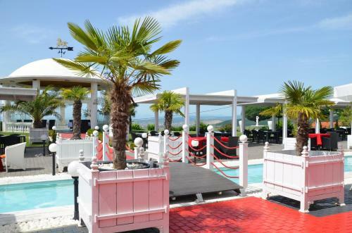 Hotel Queen Vali Palace