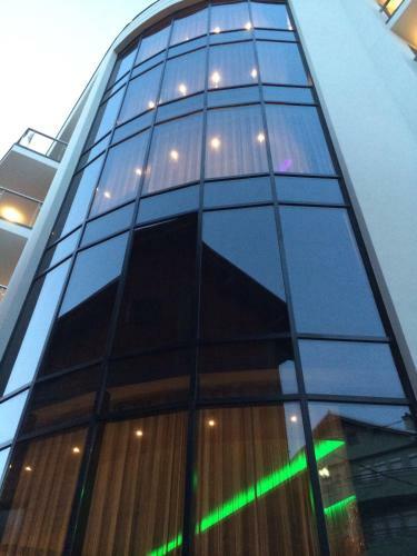 Bentley Apartments