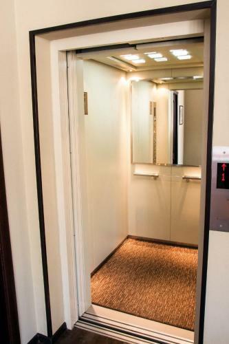 Hotel Salut