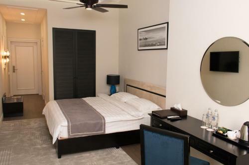Madison Ave Hotel Bishkek
