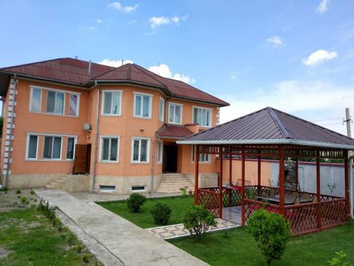 Hostal Guest House Voyage Osh