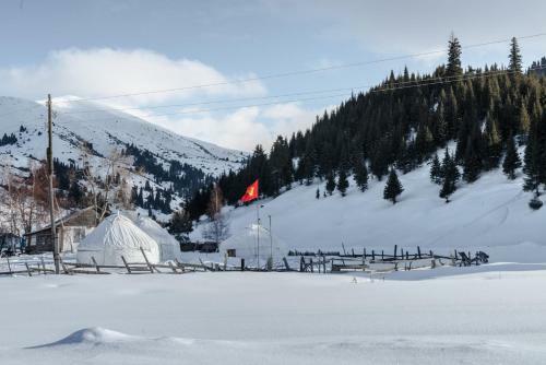 Albergue Jyrgalan Yurt Lodge