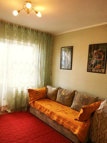 Apartment Mamytova 92