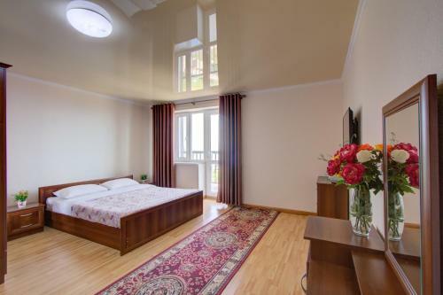 Simiram Hotel