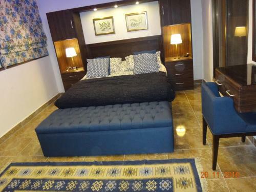 Royal Luxury Apartments & Studios 2