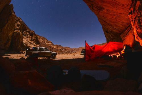 Wadi Rum Blue Sky And Tour