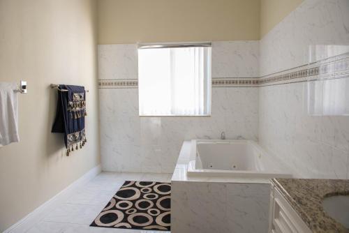 The Royal Kensington Villa 4