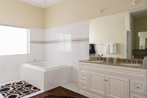 The Royal Kensington Villa 4