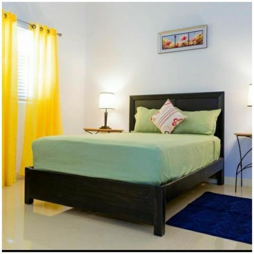 Hostal Caymanas Estate Neighbor