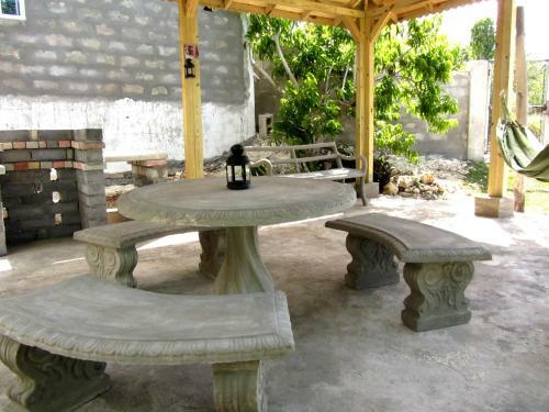 Sunshine Lodge: Your Home Away From Home