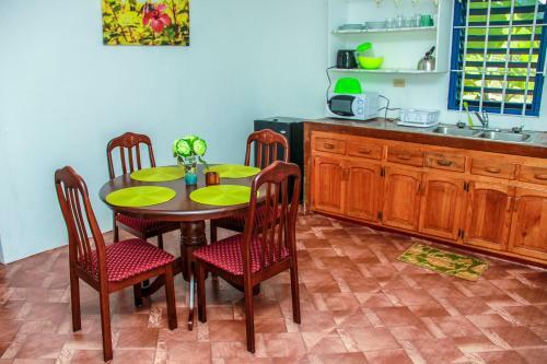 Sunshine Lodge: Your Home Away From Home