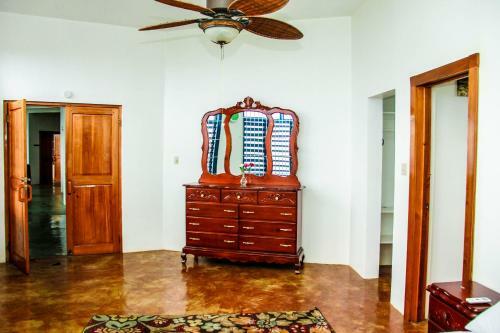 Sunshine Lodge: Your Home Away From Home