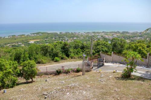 Sunshine Lodge: Your Home Away From Home