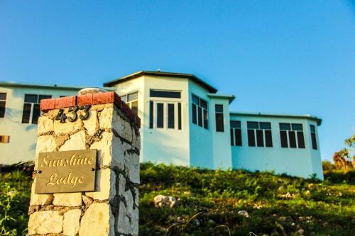 Sunshine Lodge: Your Home Away From Home