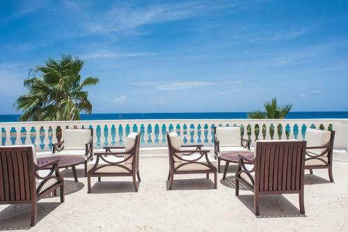 Apartamentos Palmyra Luxury Beach Condos