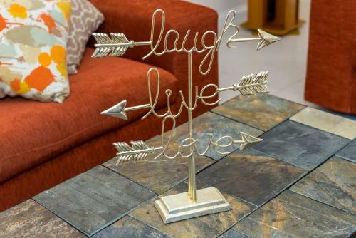 Apartamento Modern Decor Over Looking City 24/7 Security