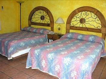 Parador De Manolos Hotel