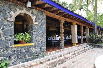 Parador De Manolos Hotel
