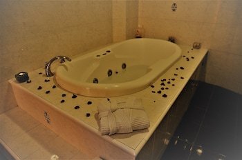 Parador De Manolos Hotel
