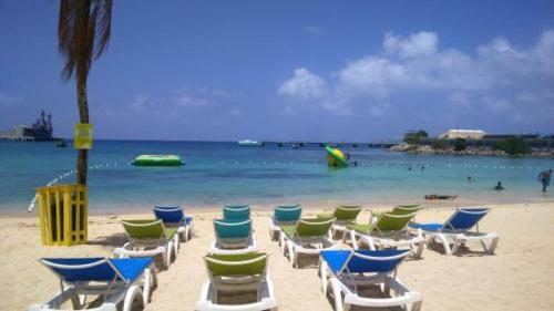 Sea Breeze Villa @ Coolshade