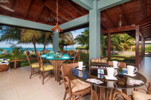 Fantasy & Beachnut Villas