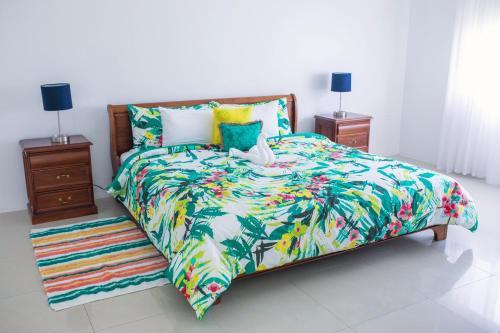 Apartamento Whispering Seas - 2 Bedroom Luxury Ocean Front Condo