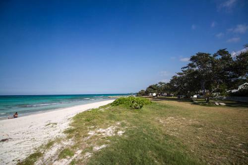 Beach Villa Yellow Canary
