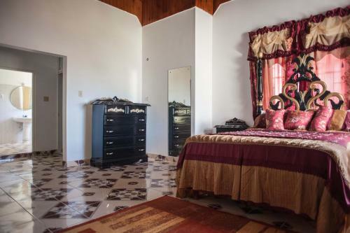 Hostal Queen Elizabeth House