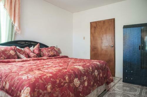 Hostal Queen Elizabeth House