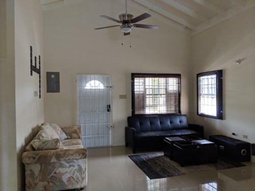 Hostal Zade's Vacation Home