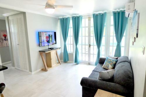Apartamento Beach One Bedroom Suite A22