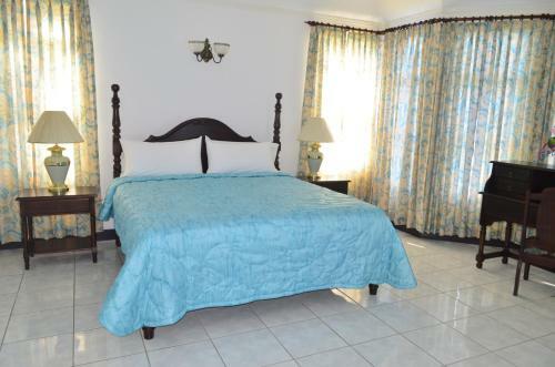 Pink Rock Inn Bed And Breakfast