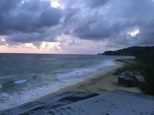 Hostal Shores A' Swell