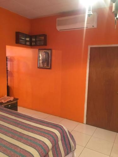 Hostal Home Away From Home
