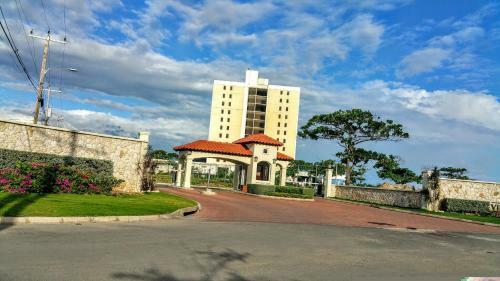 Portmore Villa On The Beach